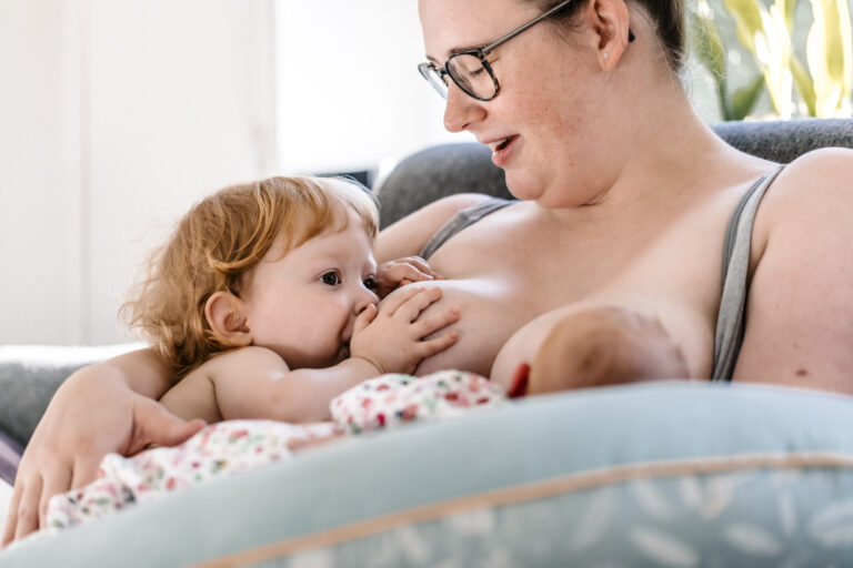 gravid-nyfoedt-fødselsfotograf-eva-walther